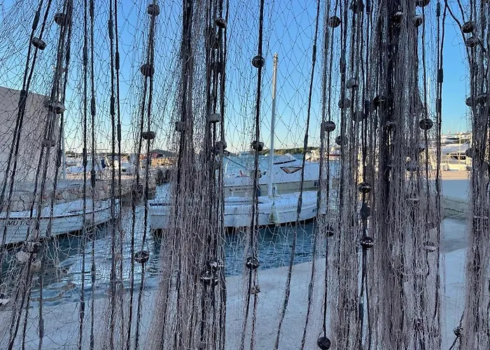 Mobilna Kucica Tara, Uvala Slanica, * Murter