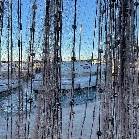 Mobilna Kucica Tara, Uvala Slanica, * Murter