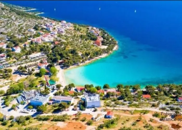 Mobilna Kucica Tara, Uvala Slanica, * Муртер